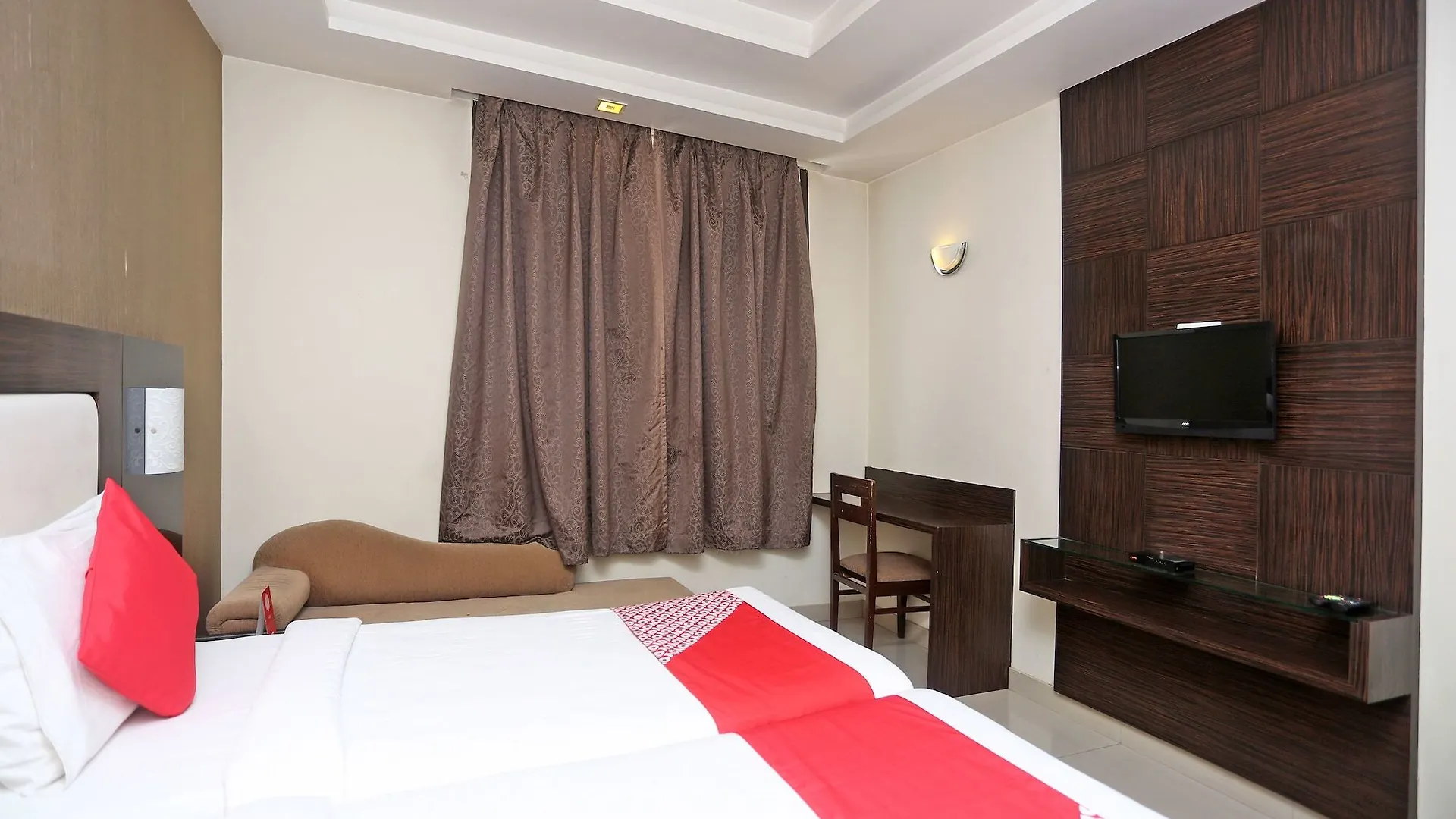 אגרה Oyo 768 Hotel The Light House